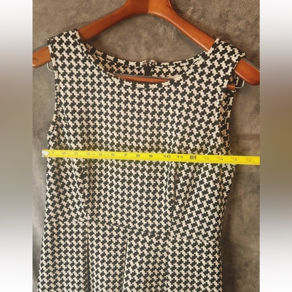 Chic Calvin Klein Houndstooth Sleeveless Dress - Picture 7 of 9